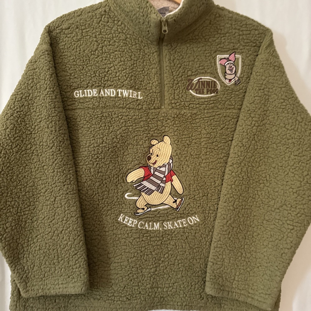 WINNIE THE POOH SHERPA 1/4 ZIP GLIDE AND TWIRL L/S GREEN XXL